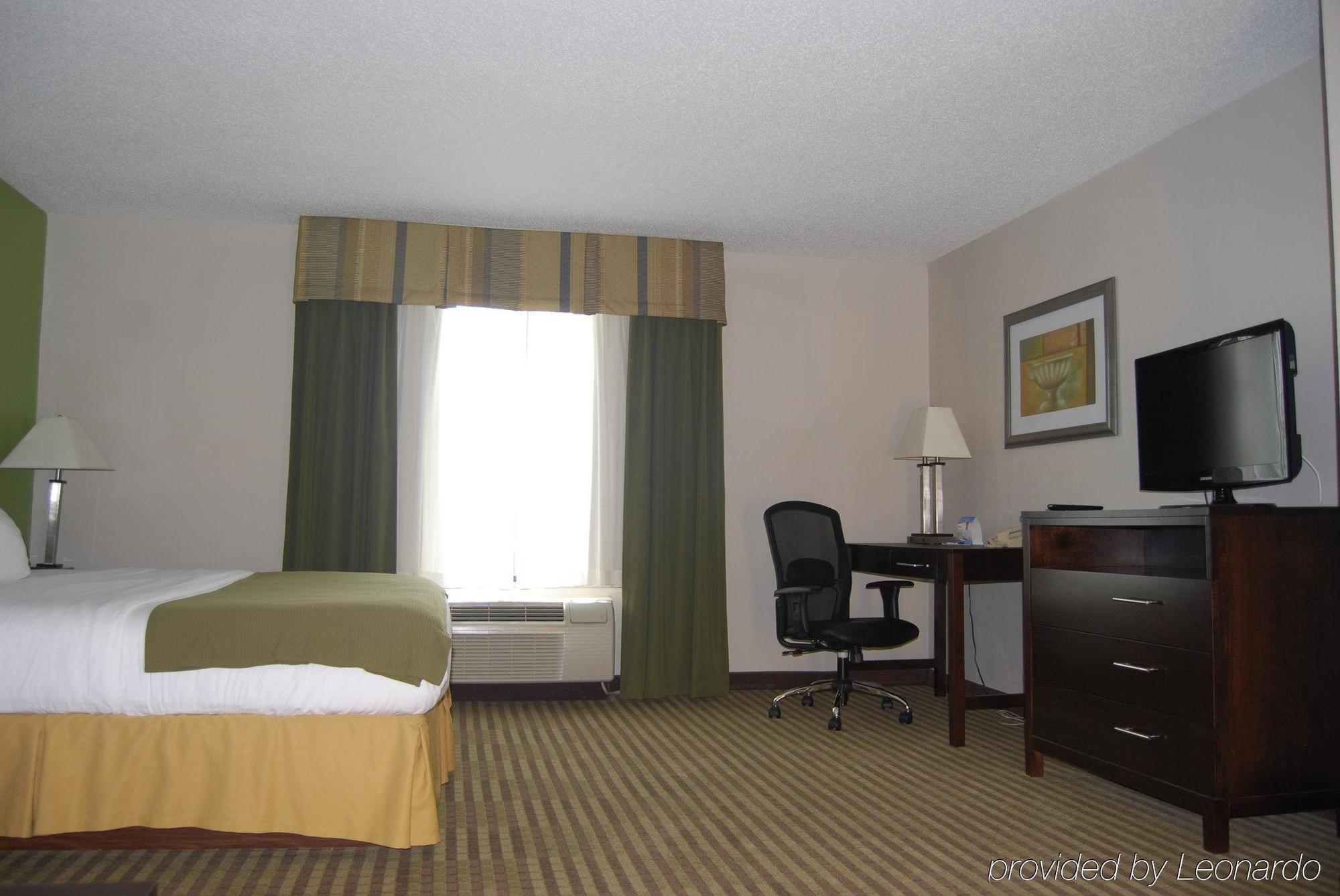 Holiday Inn Express & Suites Tell City, An Ihg Hotel Room photo